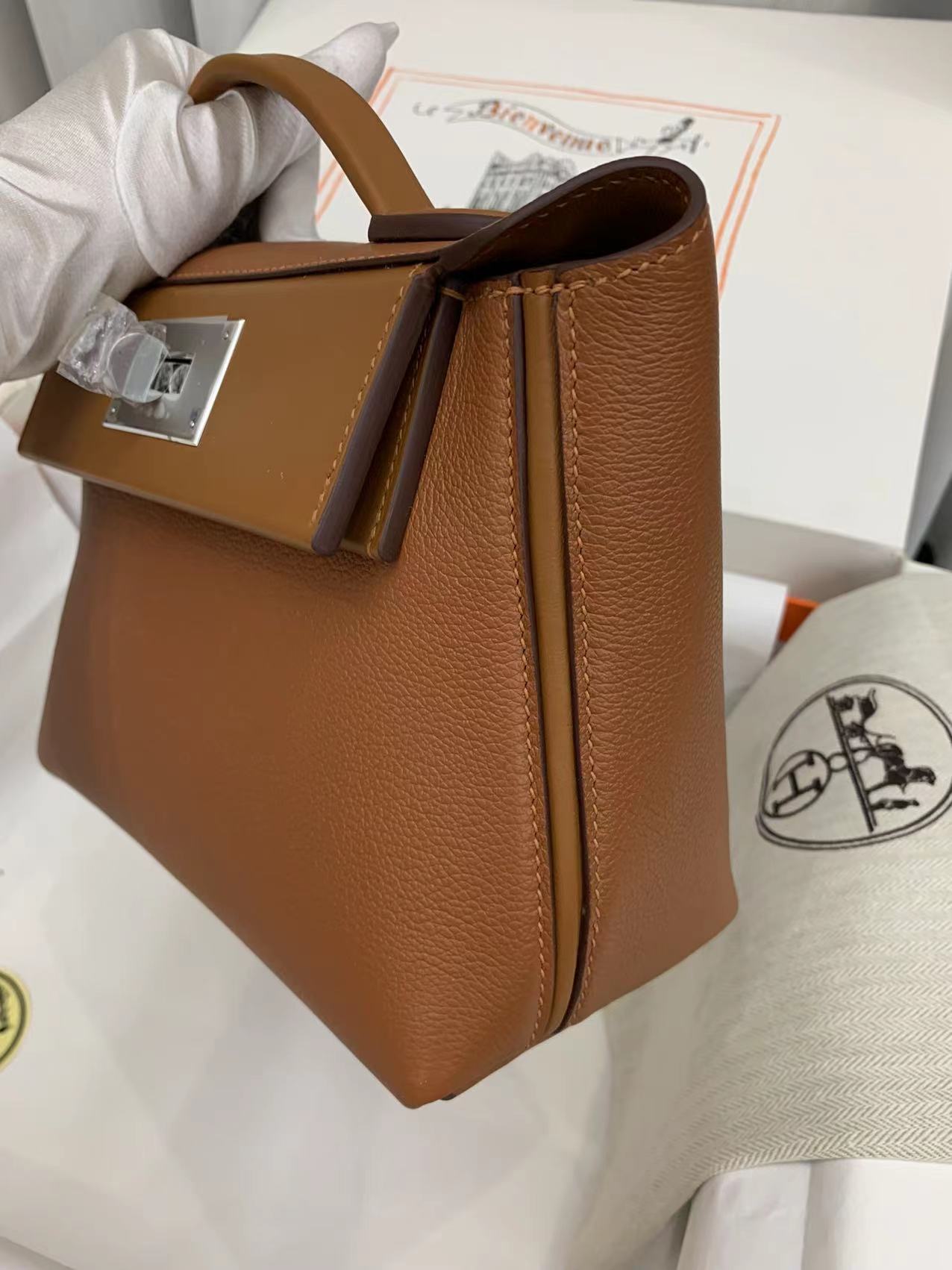 Hermes Kelly Mini 2424 21cm Handbag in Brown Clemence Leather 